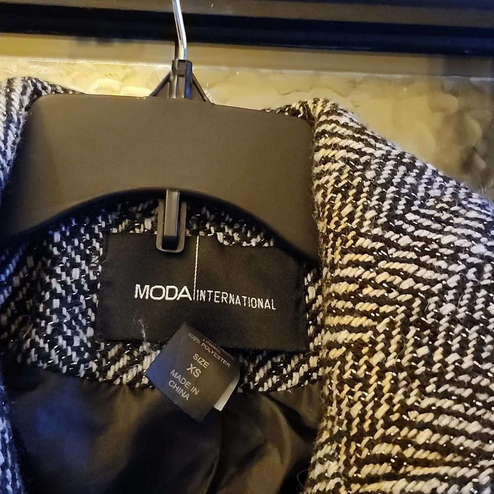 Moda International Coat - Picture 2 of 3